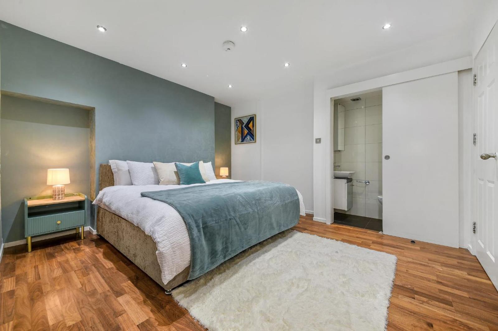 Stylish Basement Flat With Patio Near Edgware Road & 6mins Walk To Marble Arch Station Appartamento
